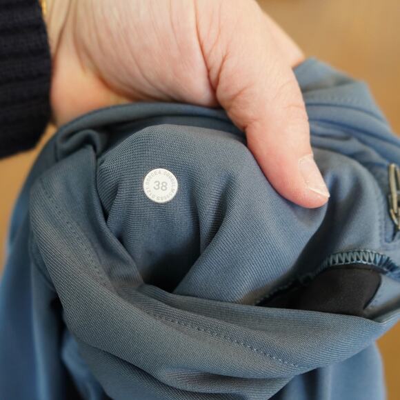 Lululemon ABC‎ Pants Men’s Size 38 Warpstreme Blue Classic Fit Golf Performance - Picture 9 of 9